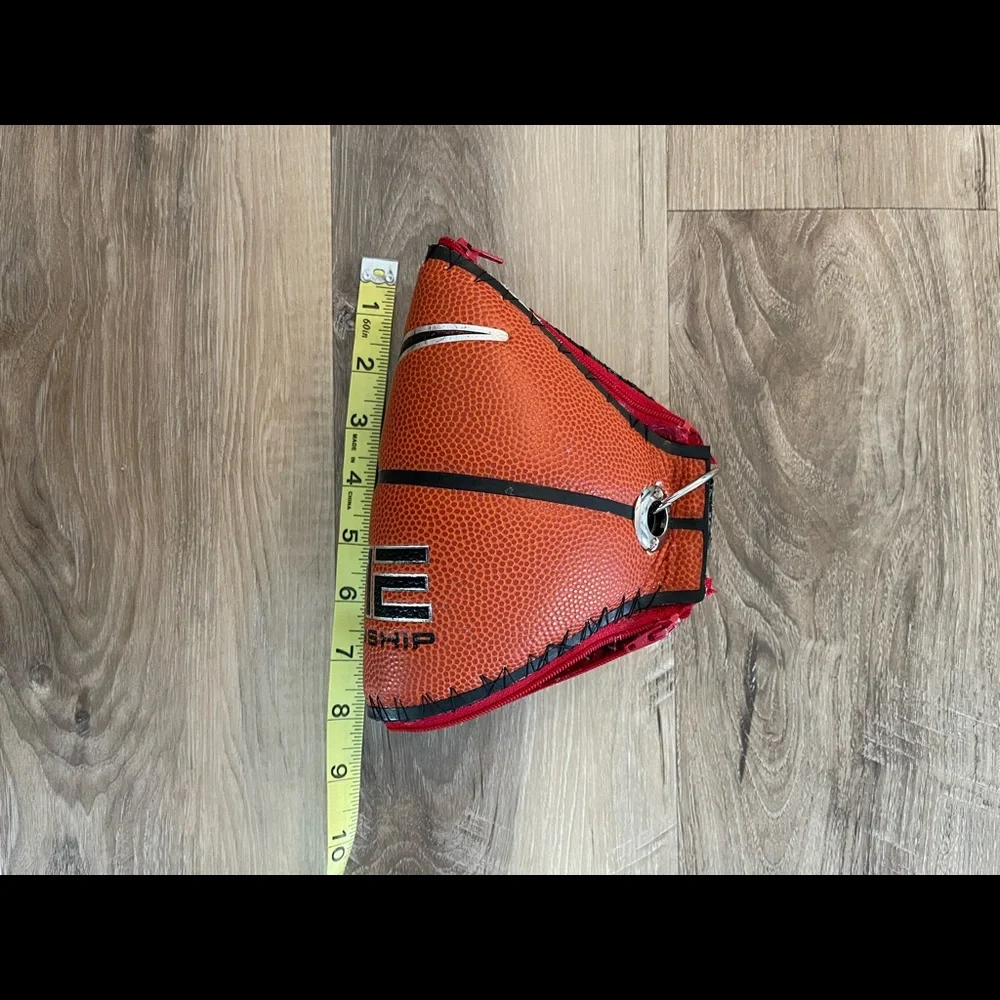 Handmade basketball Clutch - Picture 5 of 12
